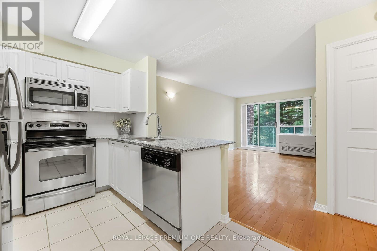 108 - 55 Via Rosedale, Brampton, Ontario  L6R 0V1 - Photo 7 - W12892734