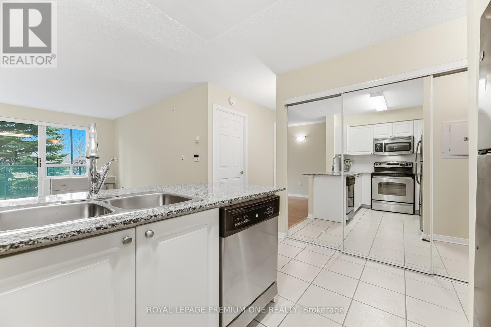 108 - 55 Via Rosedale, Brampton, Ontario  L6R 0V1 - Photo 8 - W12892734