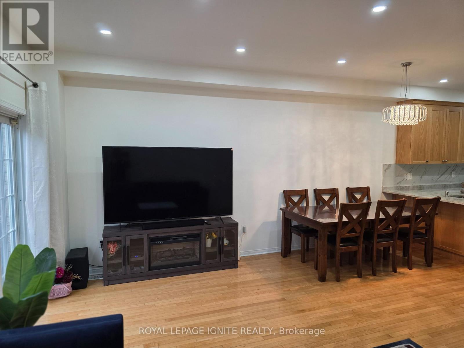 5183 Angel Stone Drive, Mississauga, Ontario  L5M 0L5 - Photo 7 - W12892736