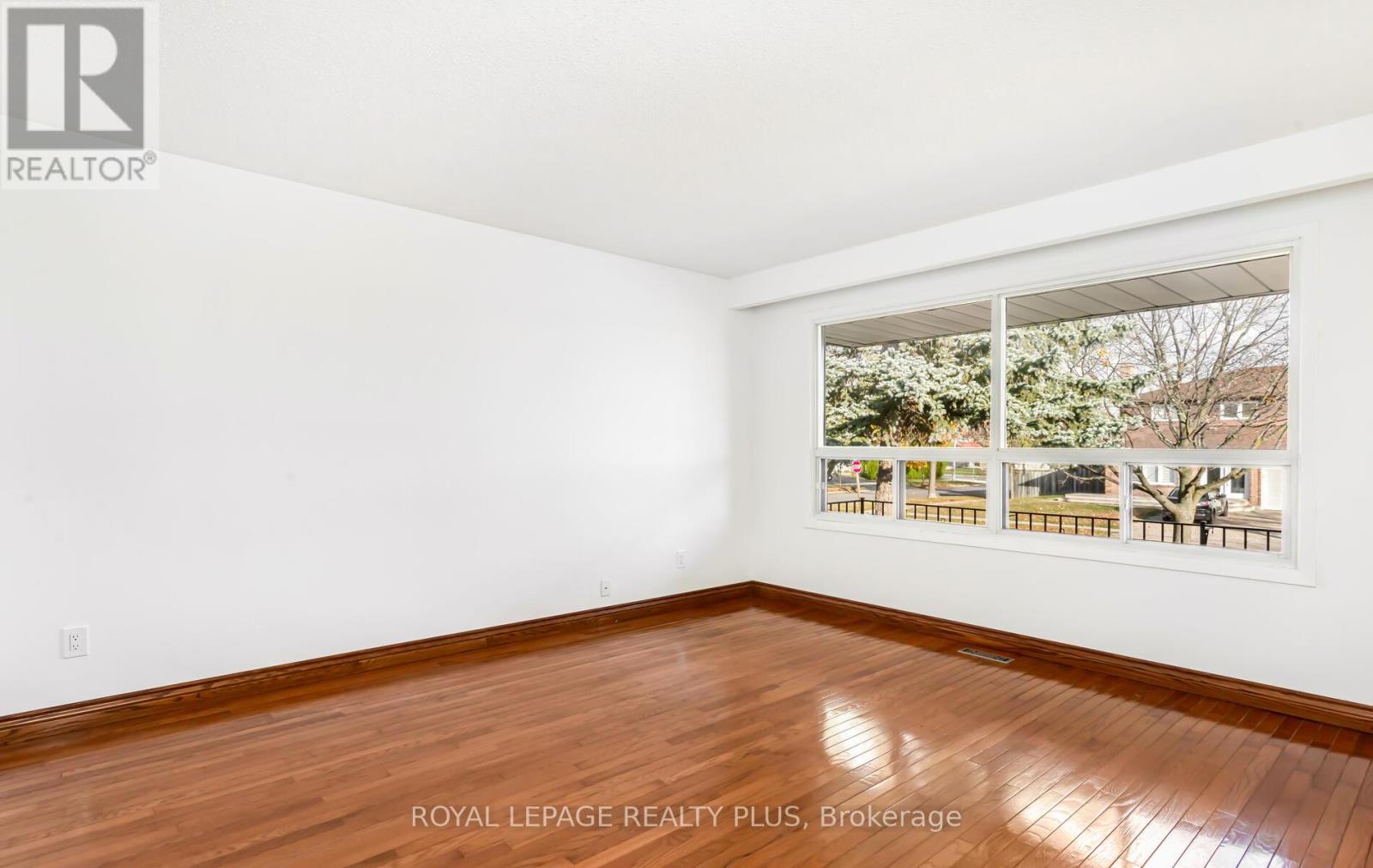 Upper - 2844 Kingsberry Crescent, Mississauga, Ontario  L5B 2K9 - Photo 11 - W12892754