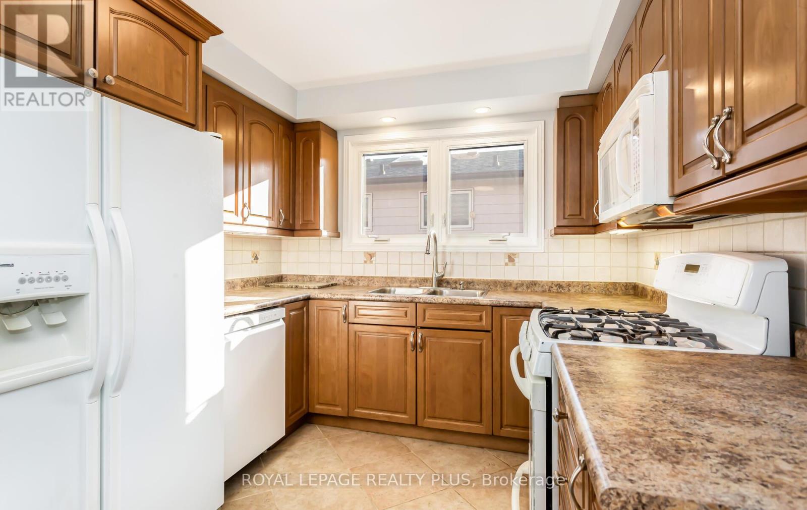 Upper - 2844 Kingsberry Crescent, Mississauga, Ontario  L5B 2K9 - Photo 25 - W12892754