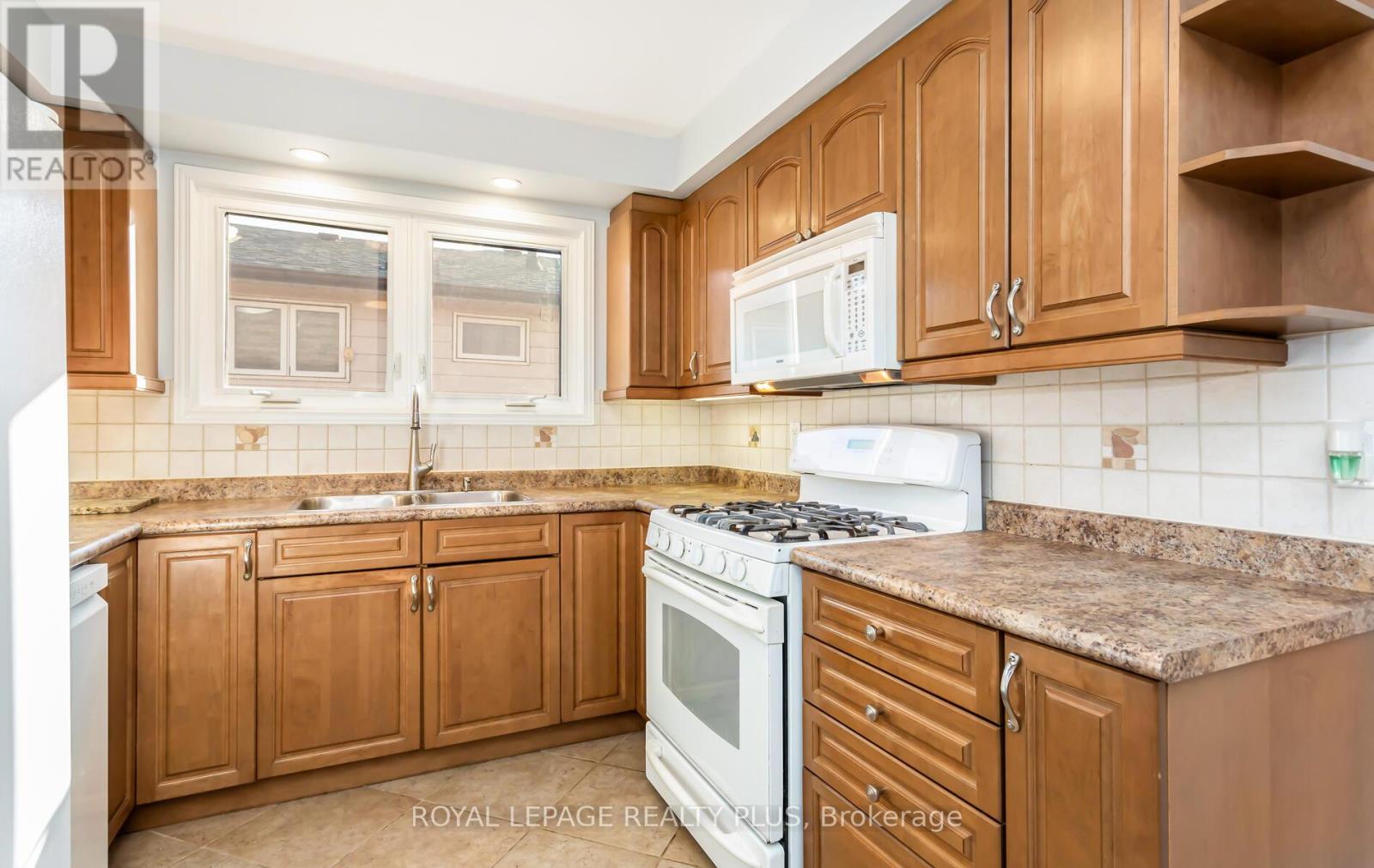 Upper - 2844 Kingsberry Crescent, Mississauga, Ontario  L5B 2K9 - Photo 26 - W12892754