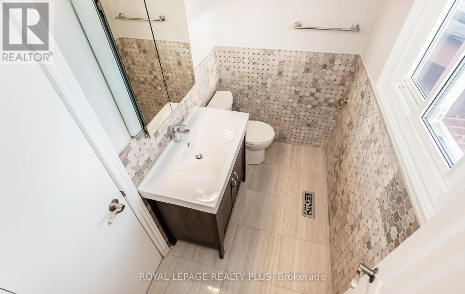 Upper - 2844 Kingsberry Crescent, Mississauga, Ontario  L5B 2K9 - Photo 34 - W12892754