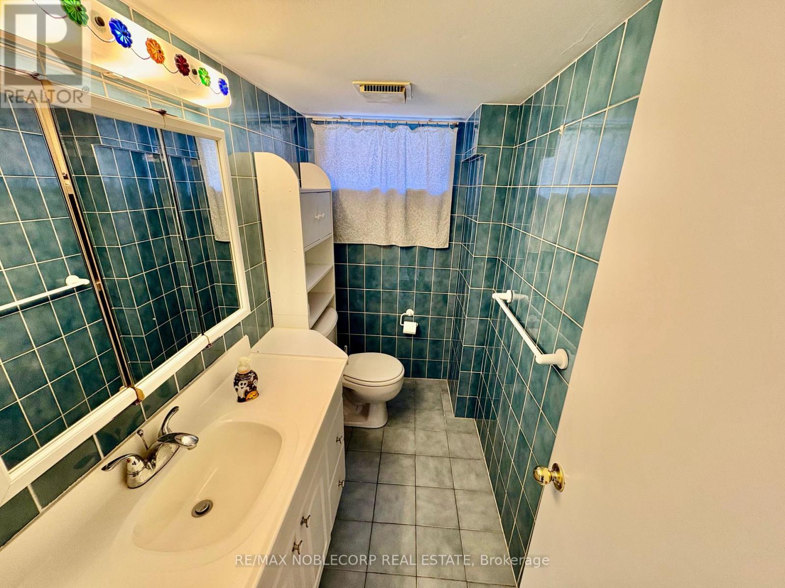 97 Travistock Road, Toronto, Ontario  M3M 2P1 - Photo 15 - W12892874