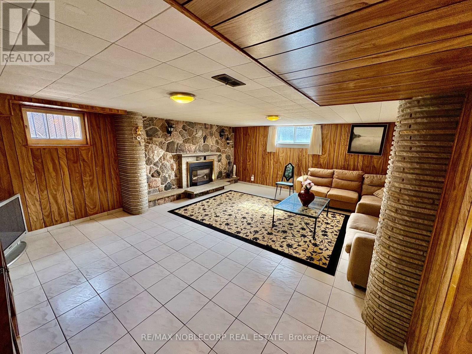 97 Travistock Road, Toronto, Ontario  M3M 2P1 - Photo 6 - W12892874