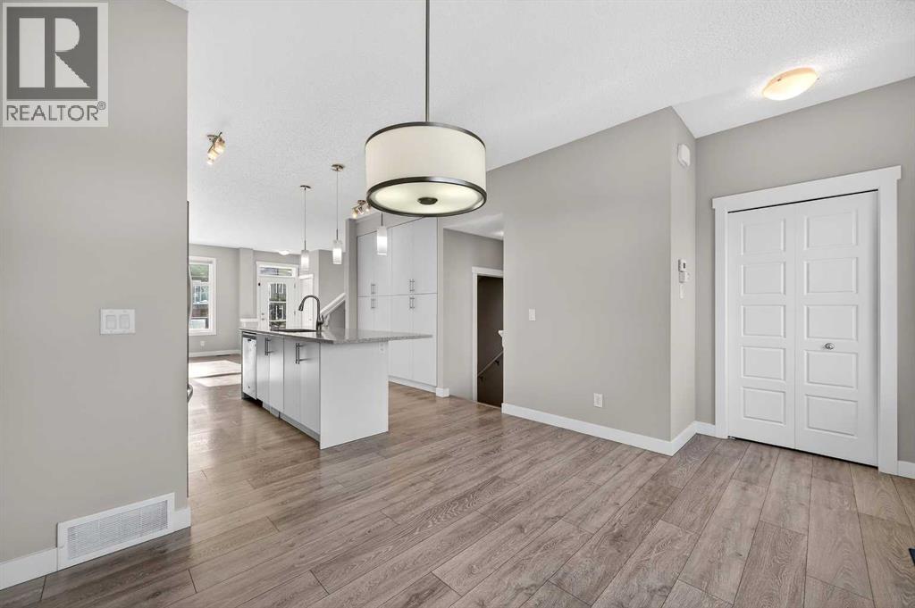 30 Sage Bluff Gate Nw, Calgary, Alberta  T3R 0Y9 - Photo 15 - A2286353