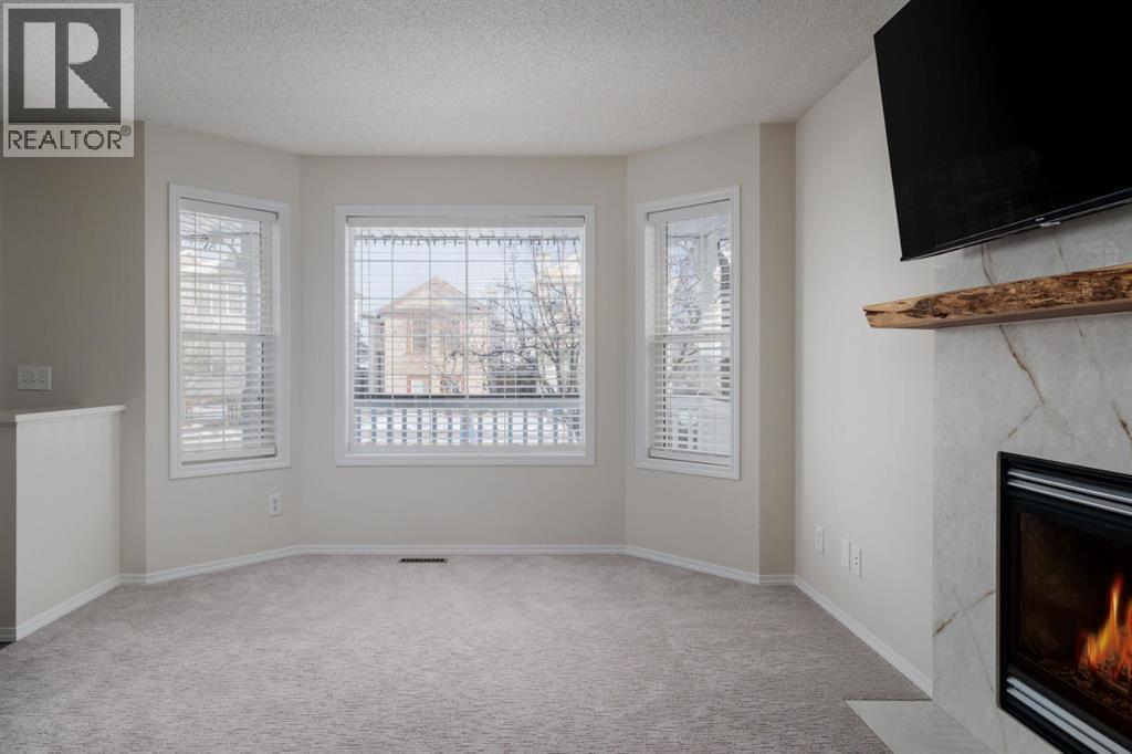 641 Evermeadow Road Sw, Calgary, Alberta  T2Y 4W8 - Photo 6 - A2289748