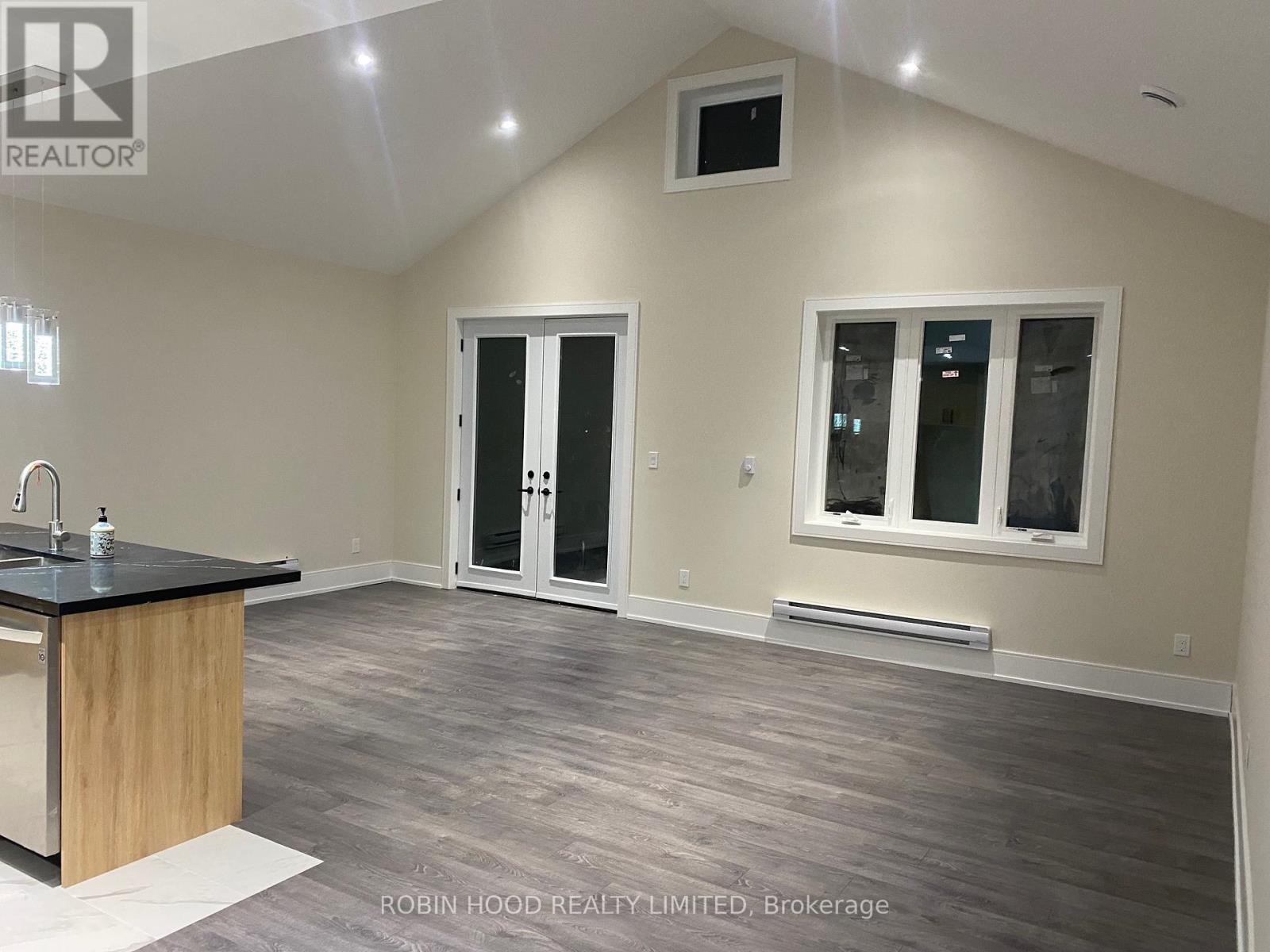 41 Queen Street, Sundridge, Ontario  P0A 1Z0 - Photo 2 - X12892732