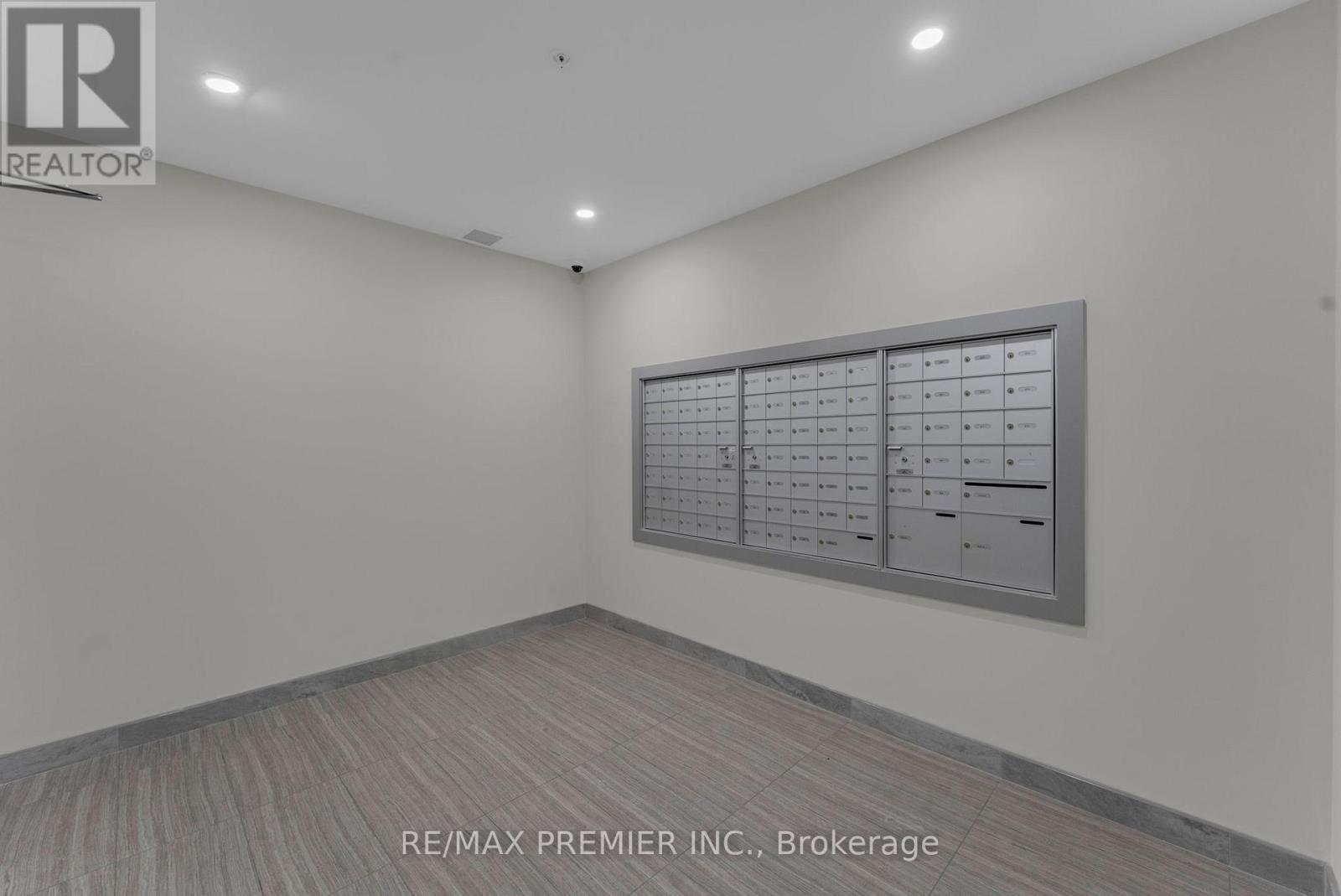 215 - 1000 Lackner Place, Kitchener, Ontario  N2A 0L9 - Photo 4 - X12892812