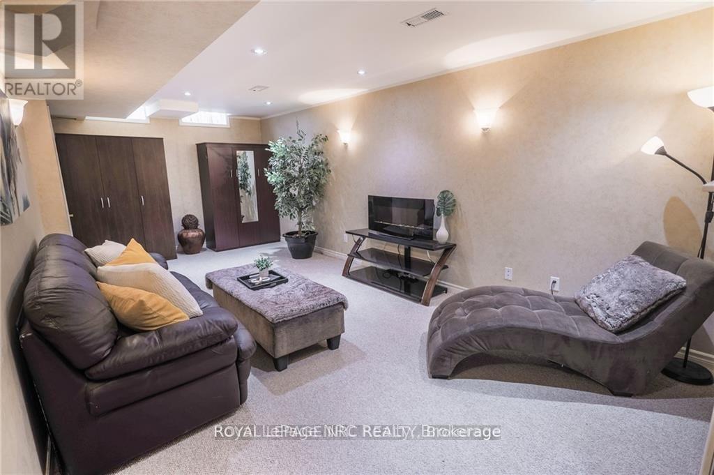 11 Tomahawk Drive, Grimsby (Grimsby East), Ontario  L3M 5G4 - Photo 25 - X12892880