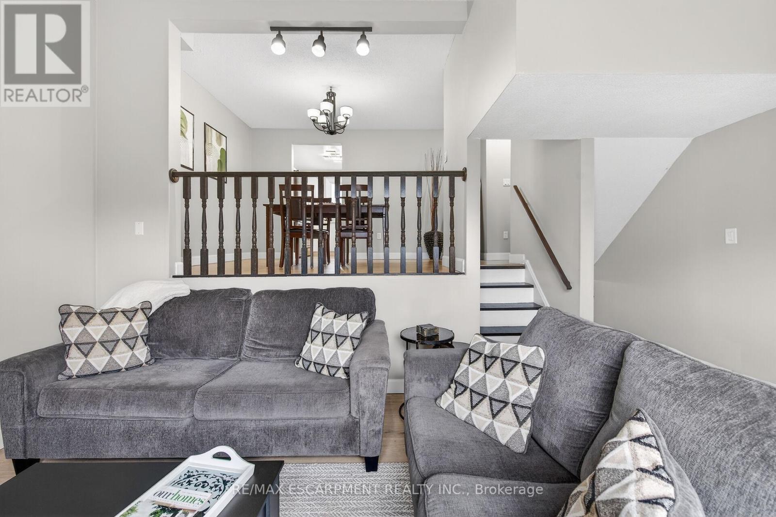 23 Rosedale Court, Hamilton (Stoney Creek), Ontario  L8B 4G1 - Photo 10 - X12892916