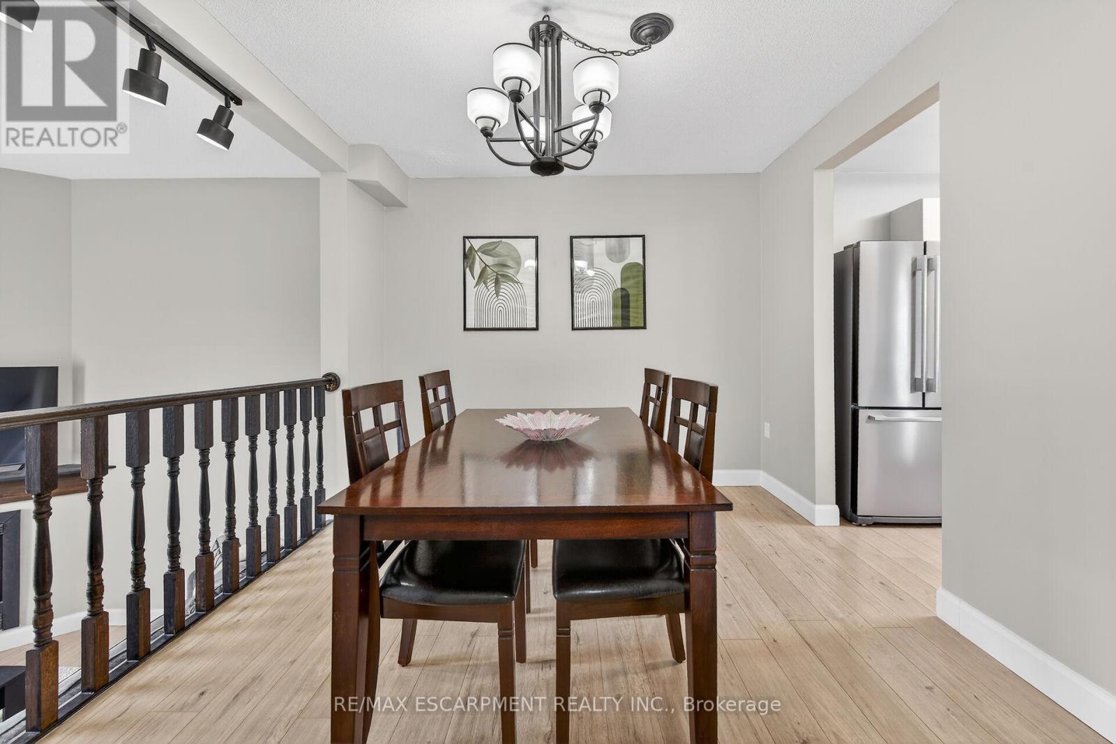 23 Rosedale Court, Hamilton (Stoney Creek), Ontario  L8B 4G1 - Photo 12 - X12892916