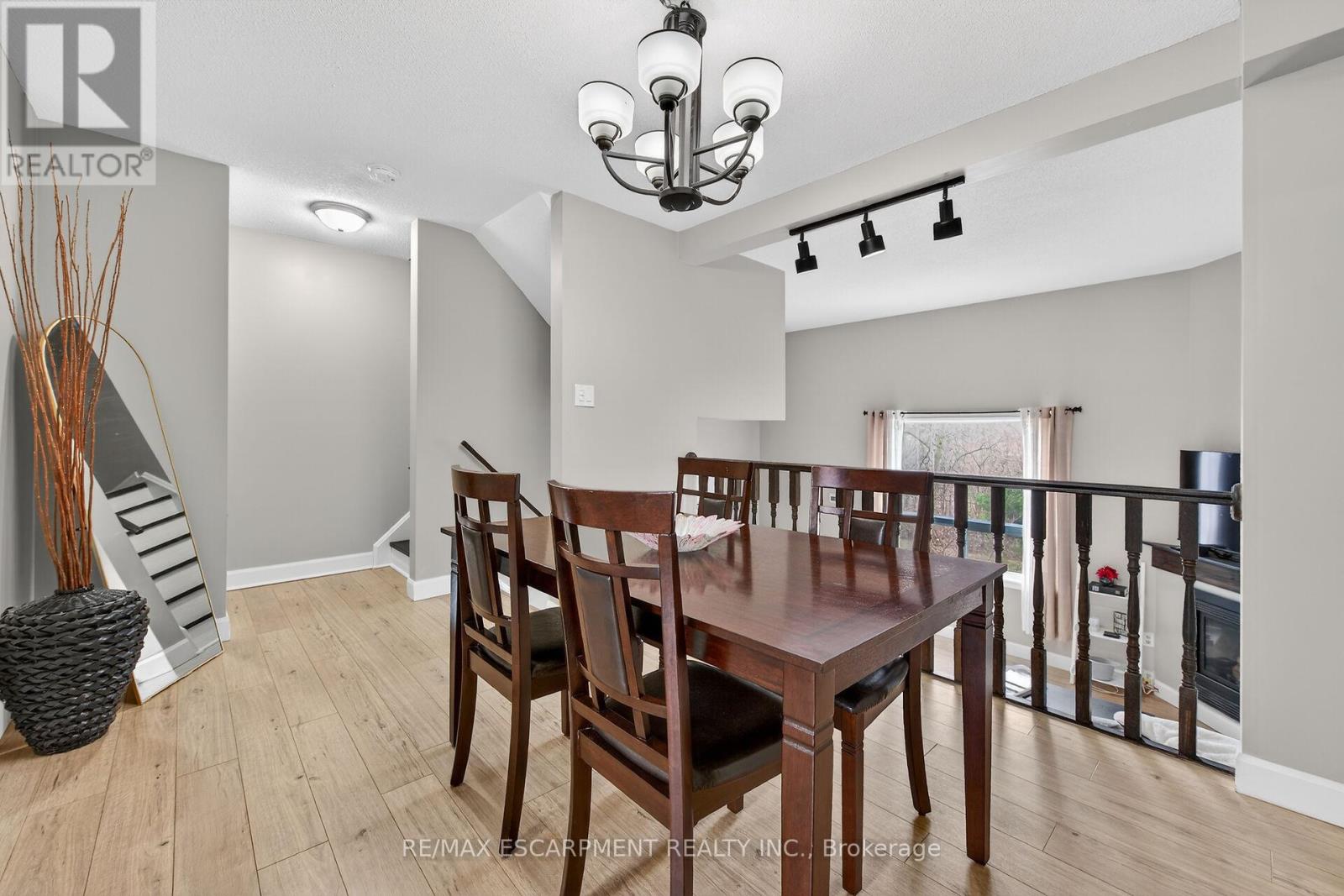 23 Rosedale Court, Hamilton (Stoney Creek), Ontario  L8B 4G1 - Photo 14 - X12892916