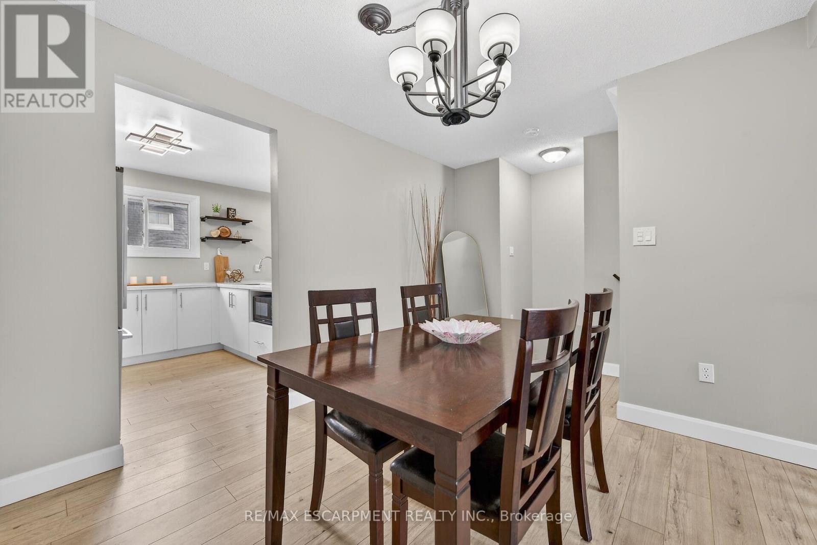 23 Rosedale Court, Hamilton (Stoney Creek), Ontario  L8B 4G1 - Photo 15 - X12892916