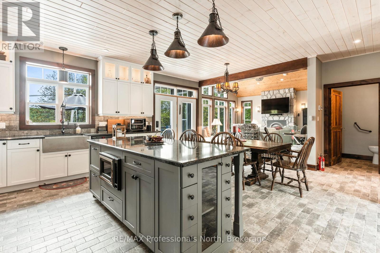 1167 Eagle Lake Road, Dysart Et Al, Ontario  K0M 1S0 - Photo 11 - X12875910