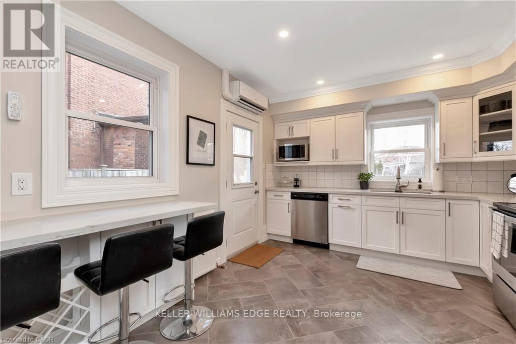 232 BAY STREET N, Hamilton, Ontario