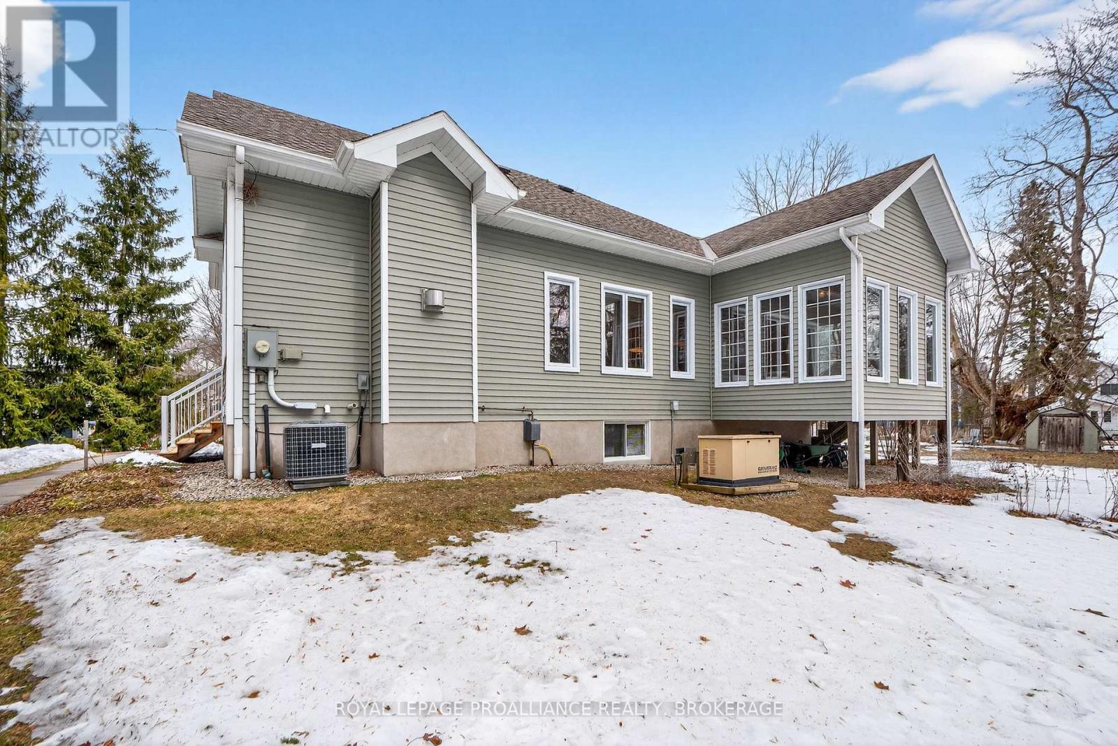 25 George Street E, Westport, Ontario  K0G 1X0 - Photo 3 - X12892940