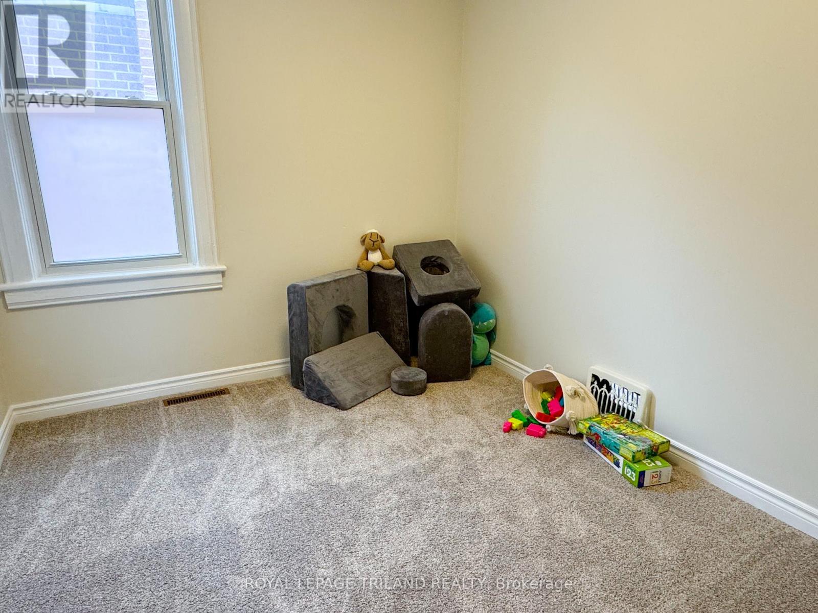 Main - 42 Erie Street, St. Thomas, Ontario  N5R 2M7 - Photo 15 - X12892942