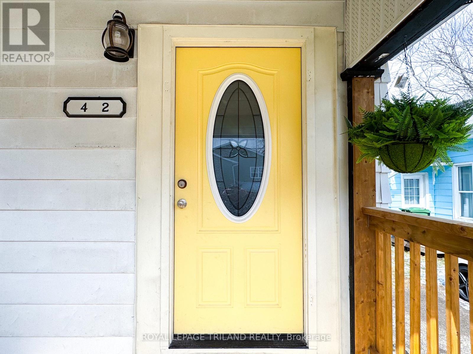 Main - 42 Erie Street, St. Thomas, Ontario  N5R 2M7 - Photo 2 - X12892942