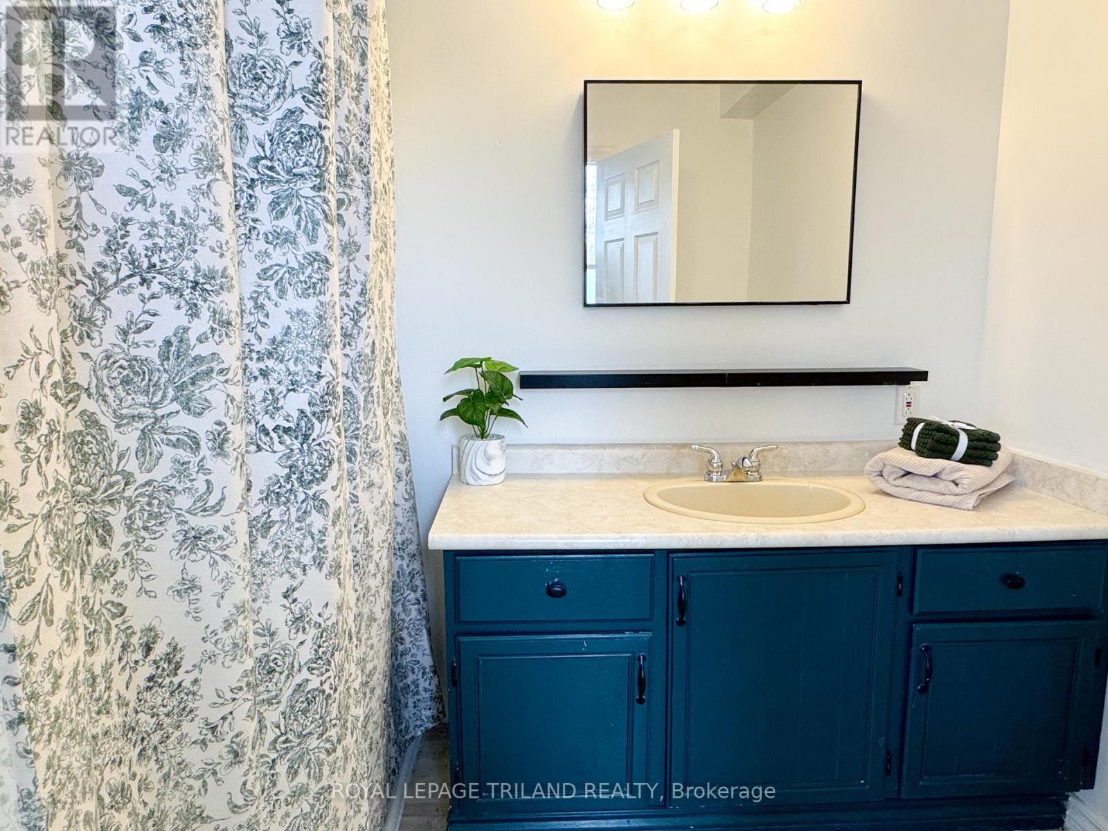 Main - 42 Erie Street, St. Thomas, Ontario  N5R 2M7 - Photo 26 - X12892942