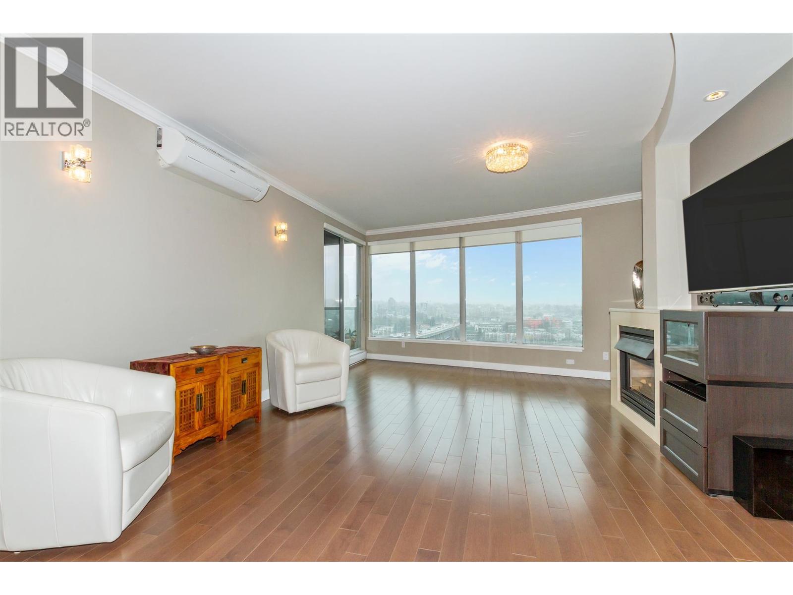 2302 1500 Howe Street, Vancouver, British Columbia  V6Z 2N1 - Photo 2 - R3096320