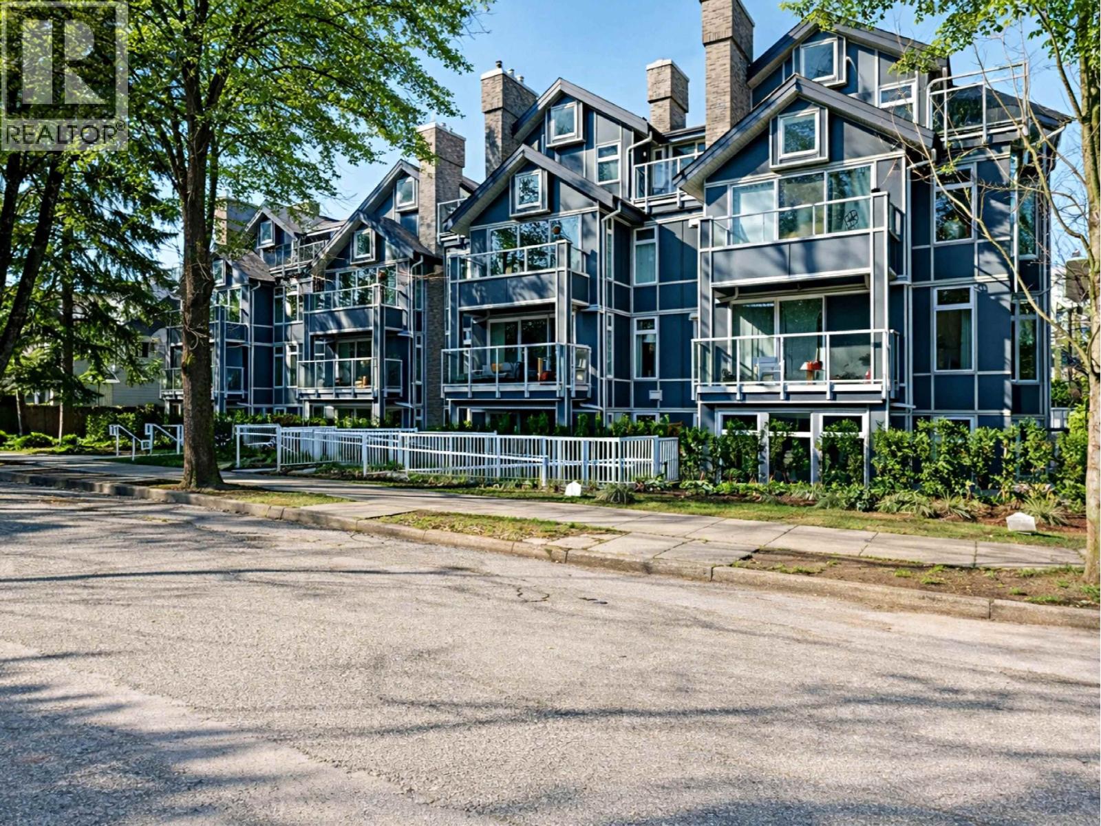 307 865 W 15th Avenue, Vancouver, British Columbia  V5Z 1R8 - Photo 2 - R3100723