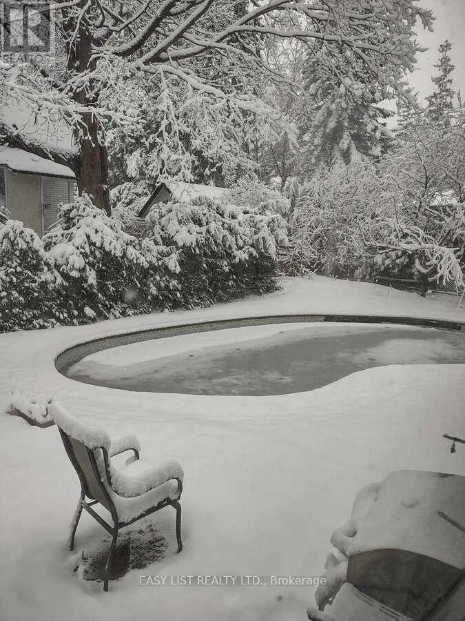 60 Mariposa Avenue, Ottawa, Ontario  K1M 0V1 - Photo 2 - X12892944