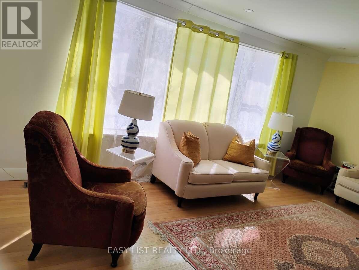 60 Mariposa Avenue, Ottawa, Ontario  K1M 0V1 - Photo 5 - X12892944