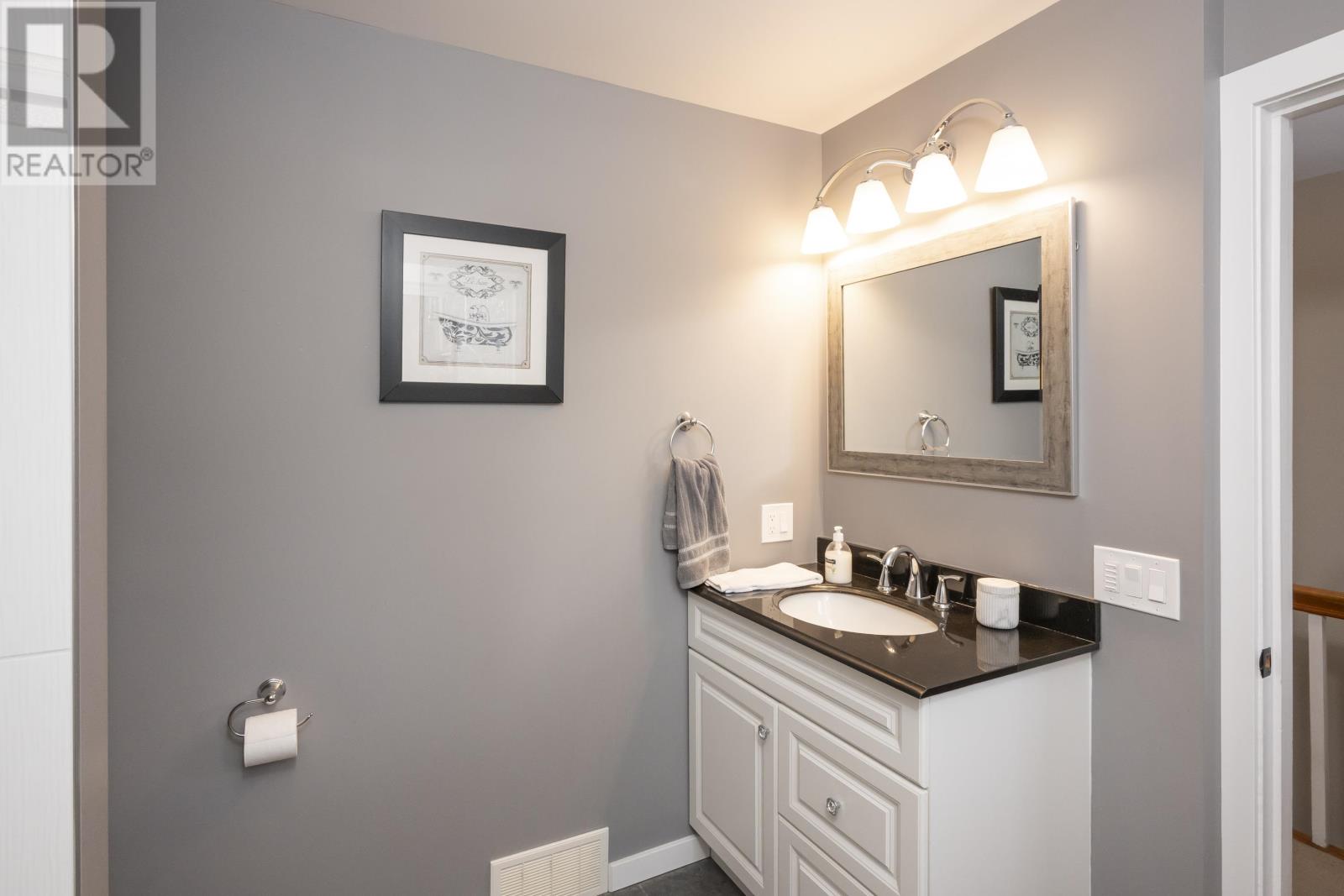 1729 Mcgregor Ave, Thunder Bay, Ontario  P7E 5E9 - Photo 24 - TB2600401