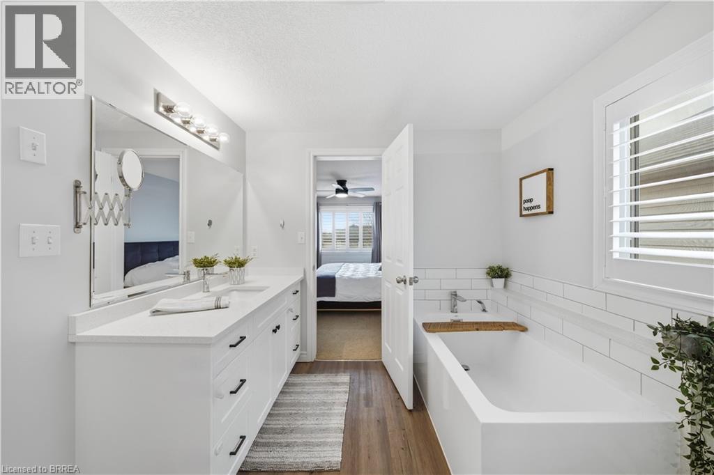 309 Featherstone Crescent, Kitchener, Ontario  N2R 1Z4 - Photo 18 - 40811189