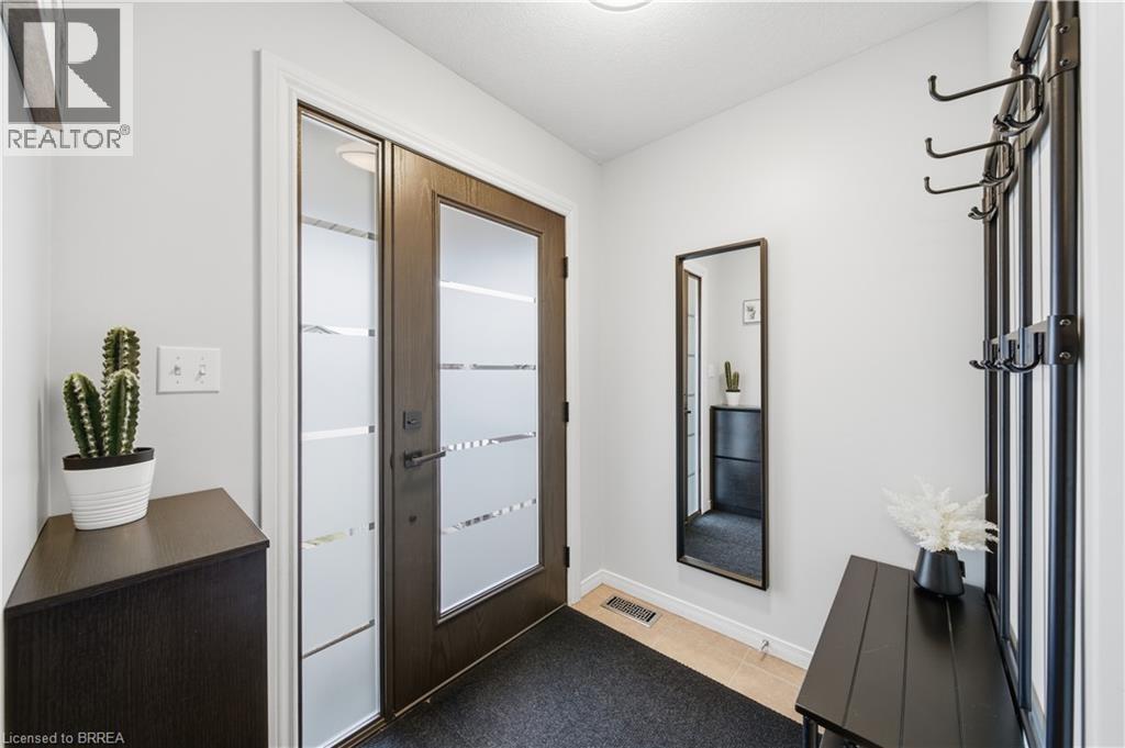 309 Featherstone Crescent, Kitchener, Ontario  N2R 1Z4 - Photo 2 - 40811189