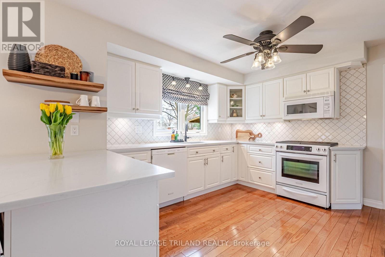 188 Canterbury Drive, Thames Centre (Dorchester), Ontario  N0L 1G3 - Photo 14 - X12891866