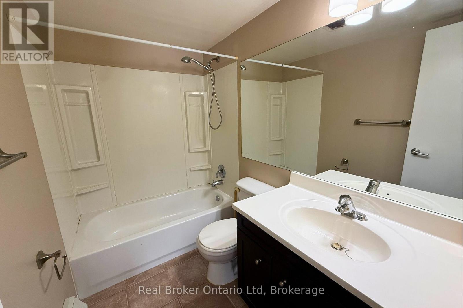 1 - 301 West Street N, Orillia, Ontario  L3V 5E1 - Photo 7 - S12892938