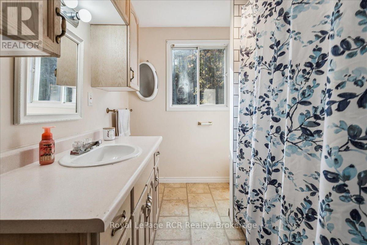 1368 6th Avenue W, Owen Sound, Ontario  N4K 5H4 - Photo 31 - X12892922