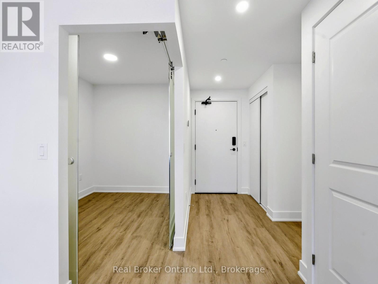 1004 - 575 Conklin Road, Brantford, Ontario  N3T 5L5 - Photo 8 - X12893024