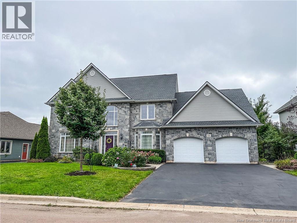 88 Foxwood Drive, Moncton, New Brunswick  E1G 5H4 - Photo 2 - NB135105