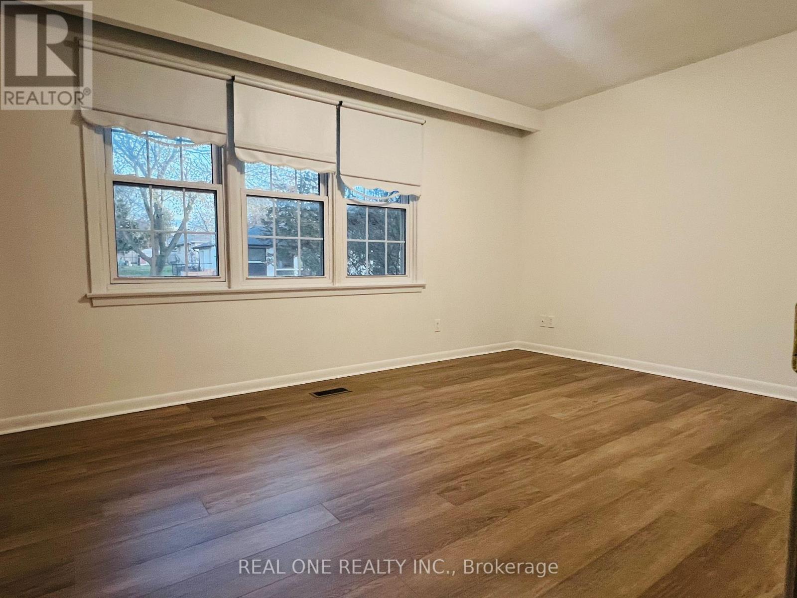 6 Fairhill Crescent, Toronto, Ontario  M3A 1N6 - Photo 11 - C12892994