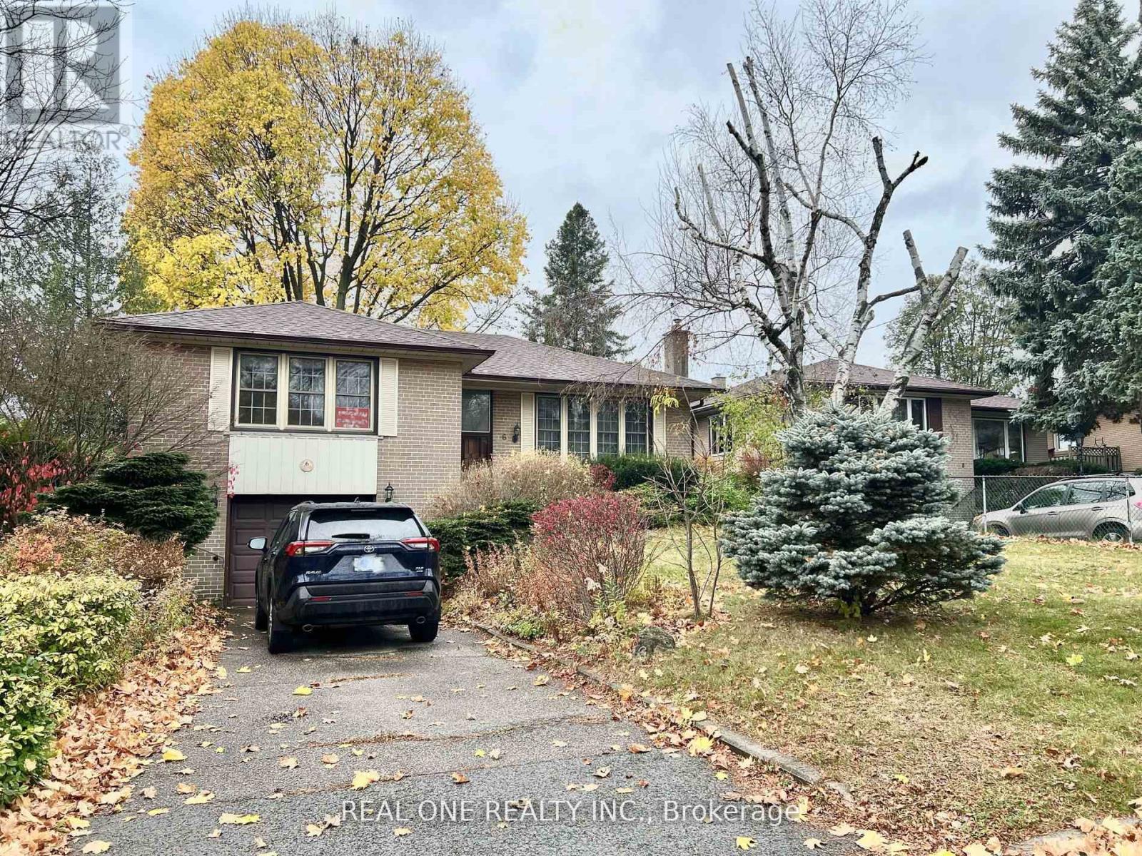 6 Fairhill Crescent, Toronto, Ontario  M3A 1N6 - Photo 2 - C12892994