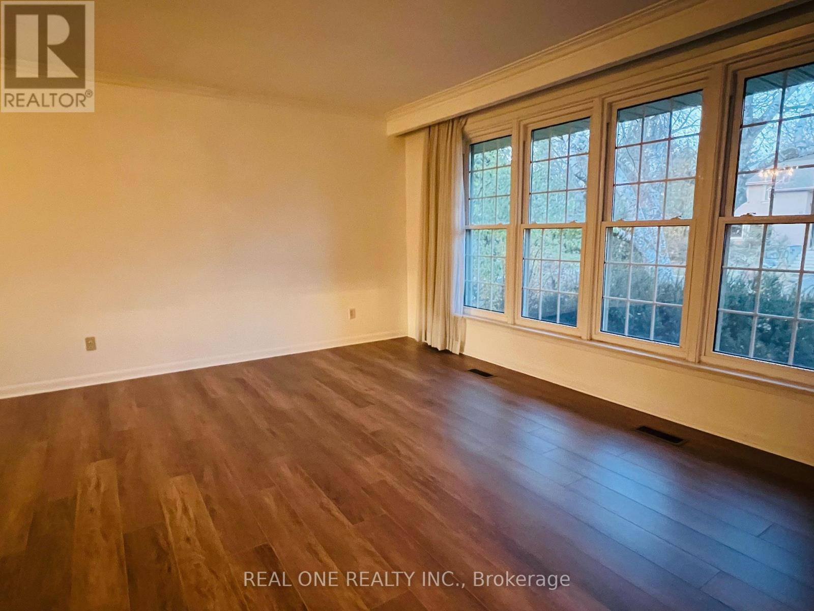 6 Fairhill Crescent, Toronto, Ontario  M3A 1N6 - Photo 3 - C12892994