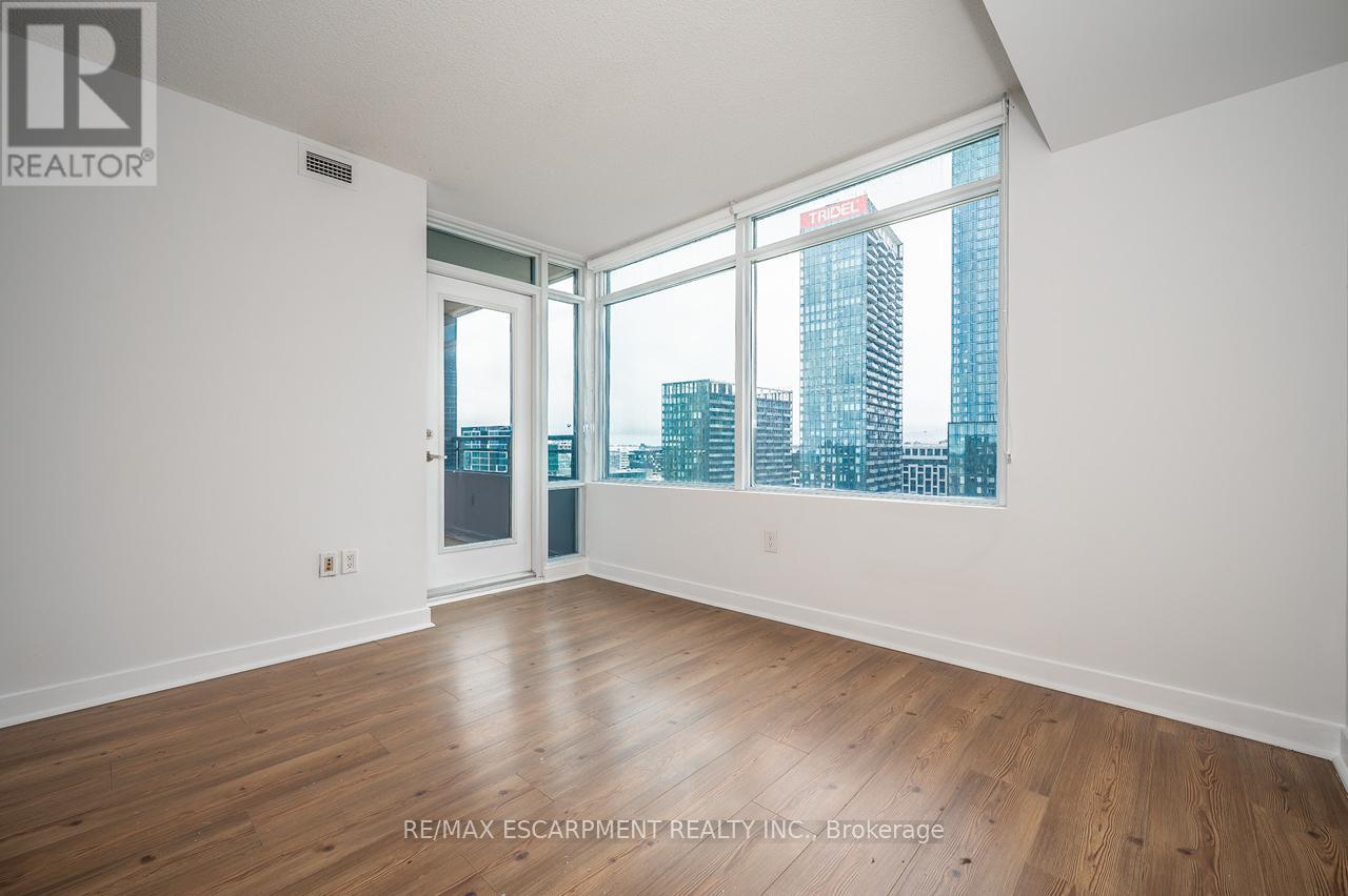 2501 - 25 Telegram Mews, Toronto, Ontario  M5V 3Z1 - Photo 10 - C12893010