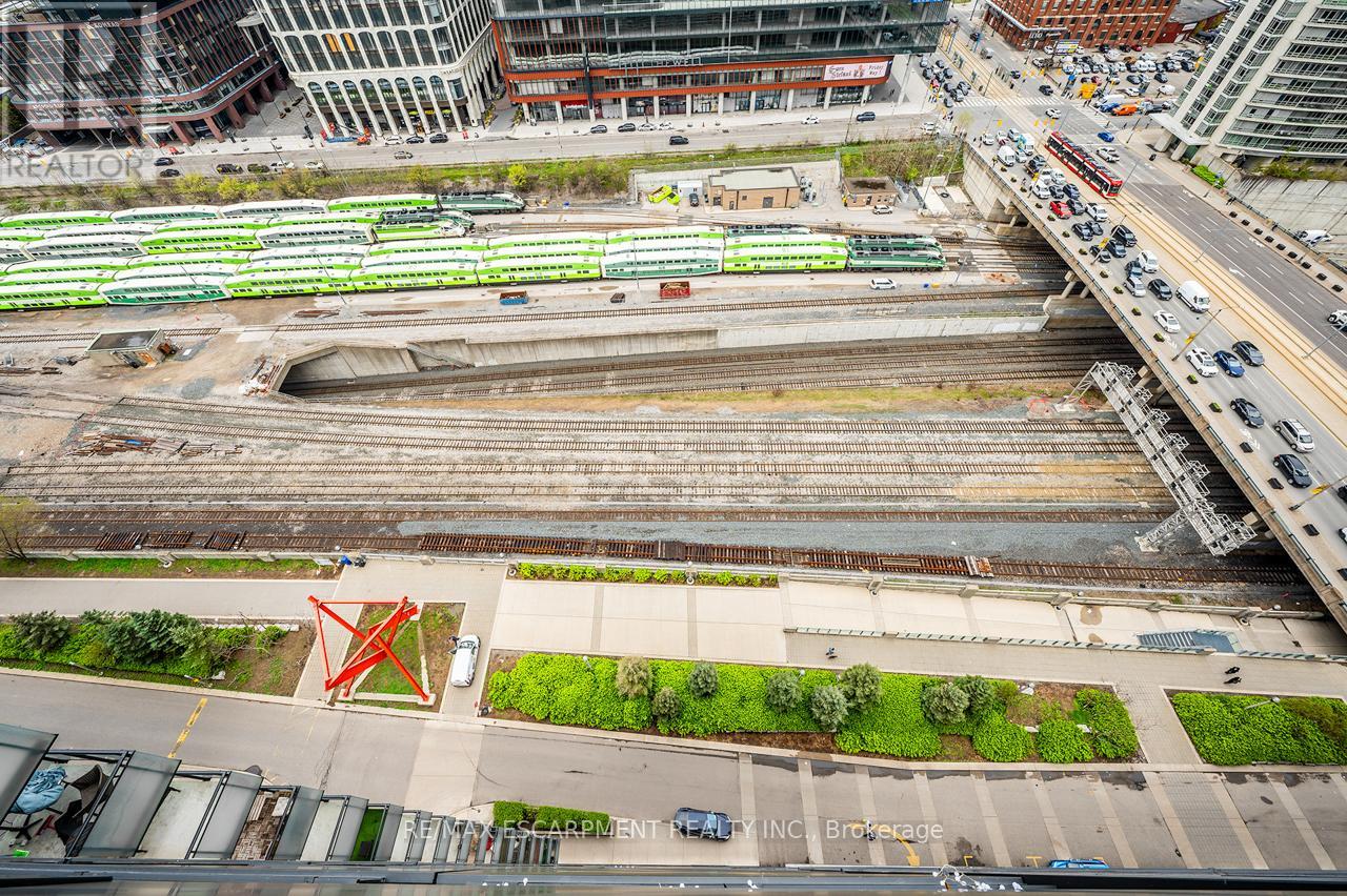 2501 - 25 Telegram Mews, Toronto, Ontario  M5V 3Z1 - Photo 15 - C12893010