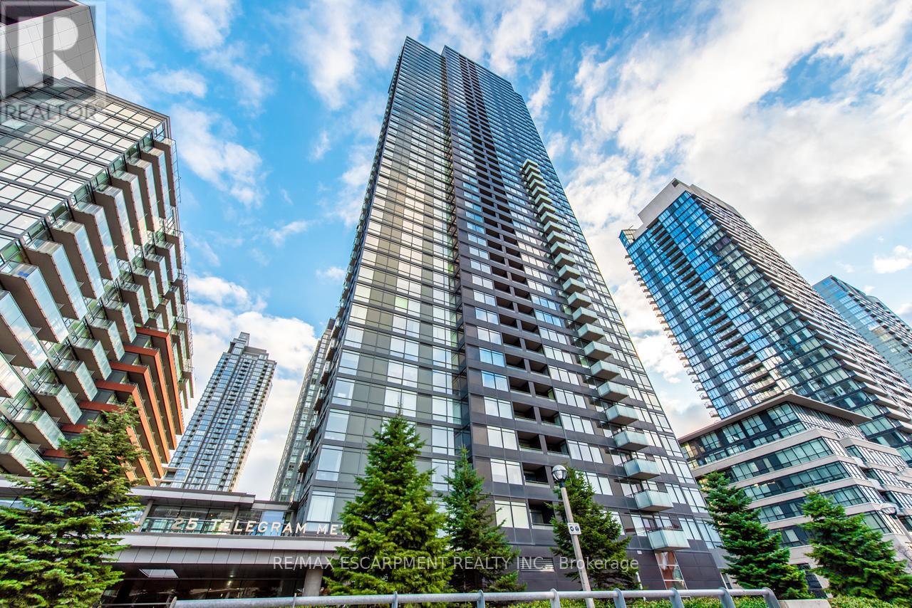 2501 - 25 Telegram Mews, Toronto, Ontario  M5V 3Z1 - Photo 2 - C12893010