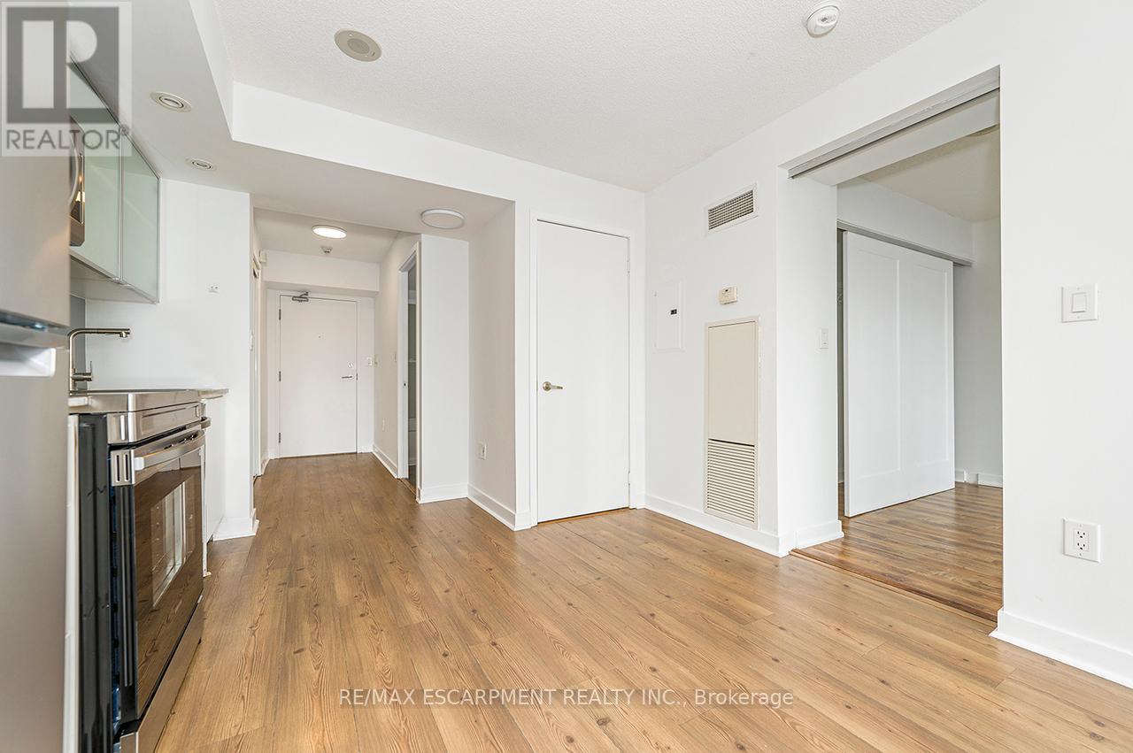 2501 - 25 Telegram Mews, Toronto, Ontario  M5V 3Z1 - Photo 21 - C12893010