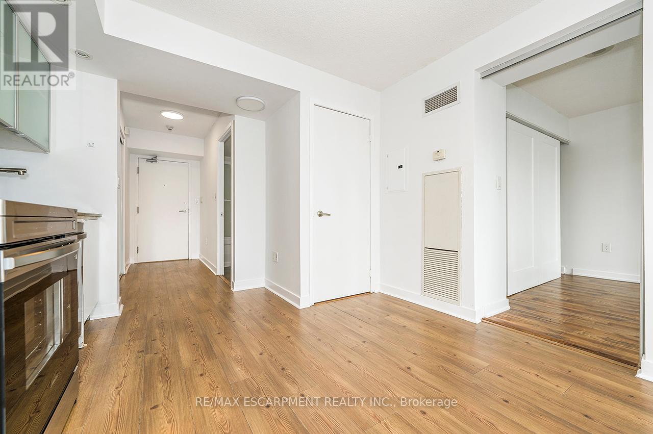 2501 - 25 Telegram Mews, Toronto, Ontario  M5V 3Z1 - Photo 29 - C12893010