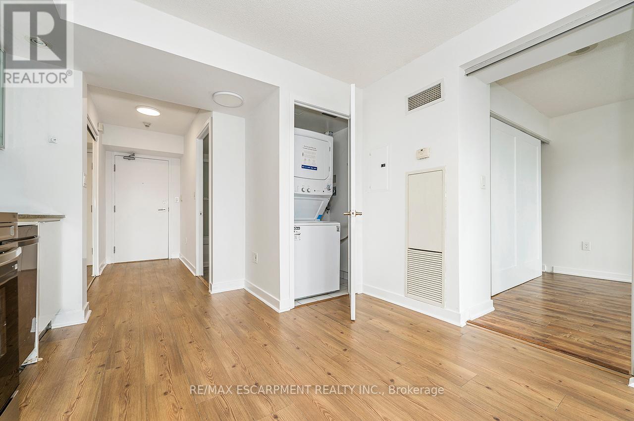 2501 - 25 Telegram Mews, Toronto, Ontario  M5V 3Z1 - Photo 30 - C12893010