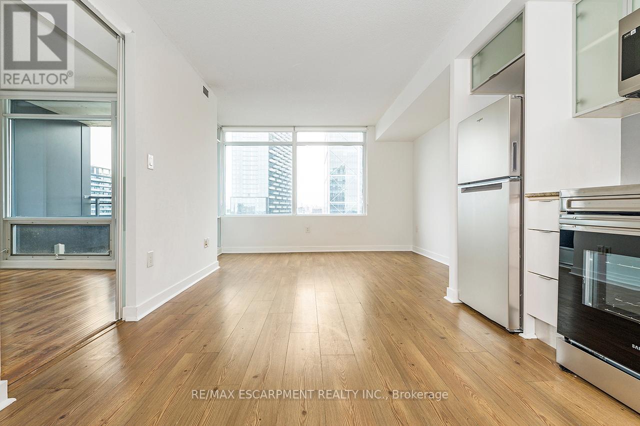 2501 - 25 Telegram Mews, Toronto, Ontario  M5V 3Z1 - Photo 7 - C12893010