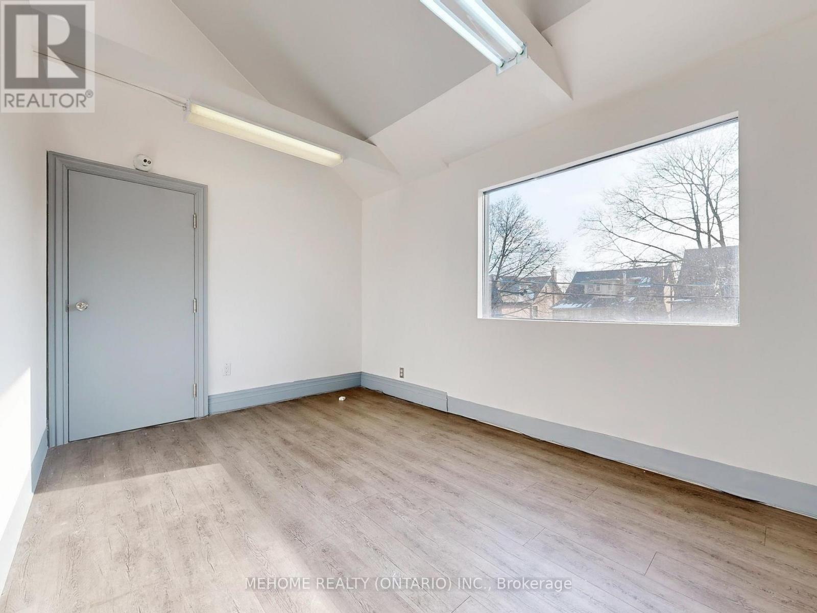 406 Summerhill Avenue, Toronto, Ontario  M4W 2B4 - Photo 18 - C12893076