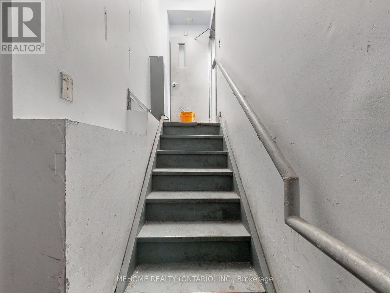 406 Summerhill Avenue, Toronto, Ontario  M4W 2B4 - Photo 27 - C12893076