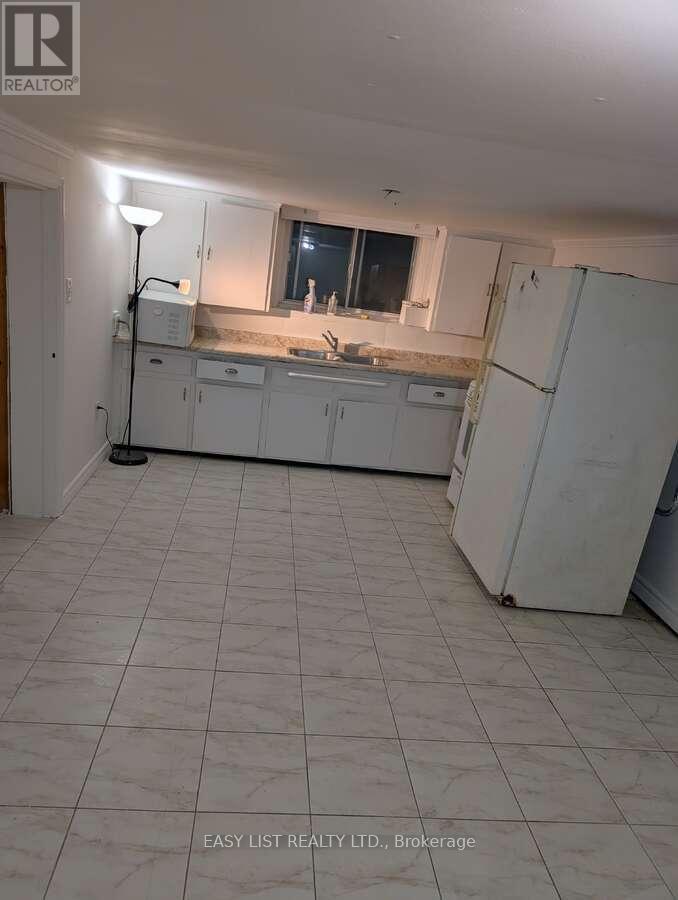 21 Patricia Avenue, Toronto, Ontario  M2M 1H9 - Photo 10 - C12893136