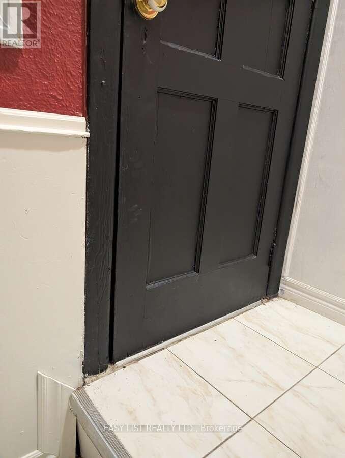 21 Patricia Avenue, Toronto, Ontario  M2M 1H9 - Photo 11 - C12893136